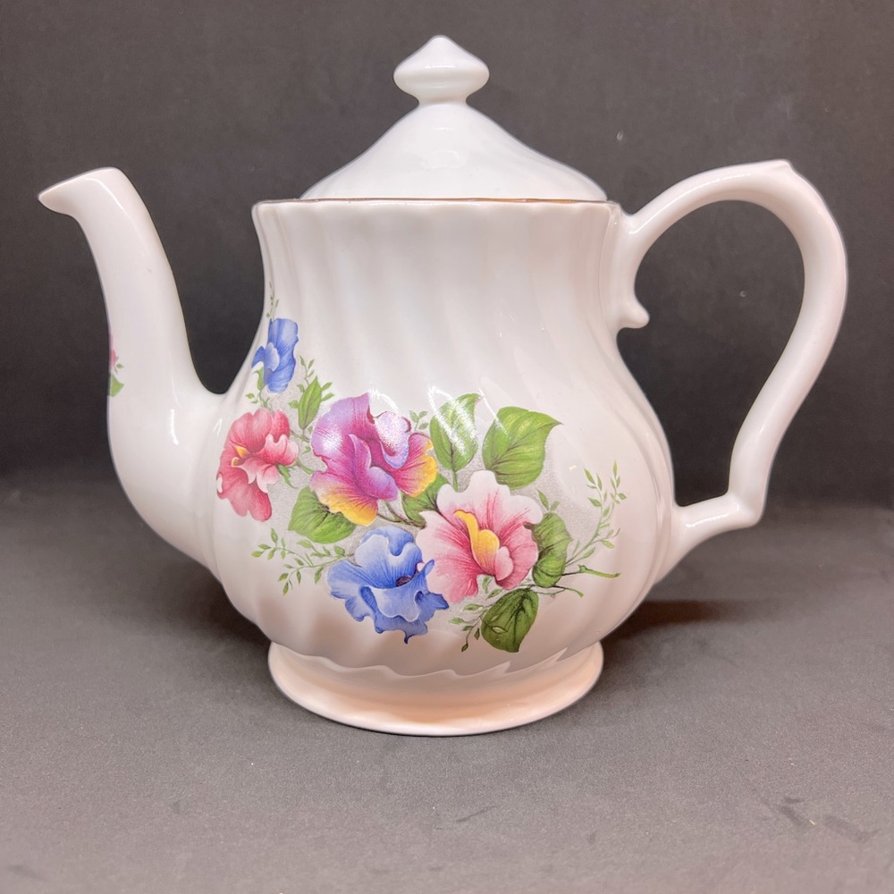 Golden Crown E & R Tea Pot